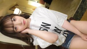 23歳リゾートバイト娘、敏感乳首で乱れまくり！初撮りAV体験