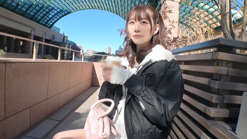 23歳小動物系女子、快感求めてAV応募！エクボが可愛すぎる絶対領域女子、バックでイキまくり！