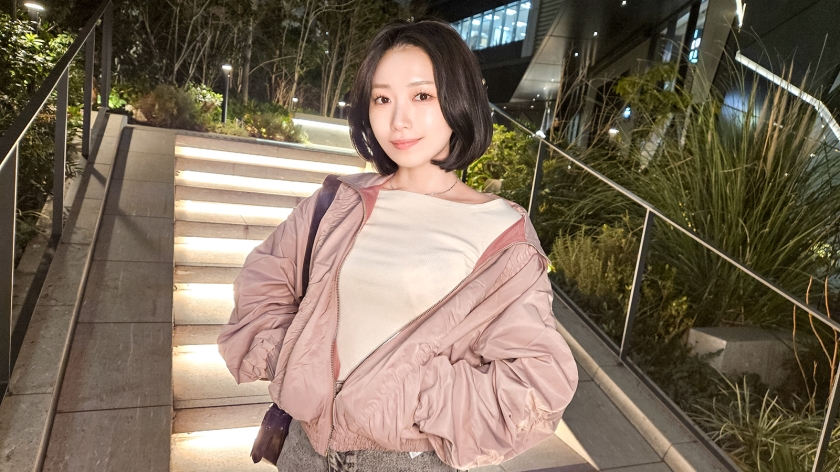 『22歳美容師、カメラの前で本能解放！パンツにシミができるほど濡れる、見せたがり体質の初撮りファイル』