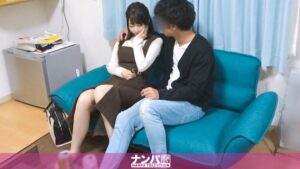 色白Gカップ美少女、ナンパ師のヤリ部屋で激イキ！ストレッチからエッチな雰囲気に…