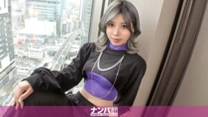 23歳ヘソ出しGAL、初AVで大洪水！止まらない潮吹きにトロン顔
